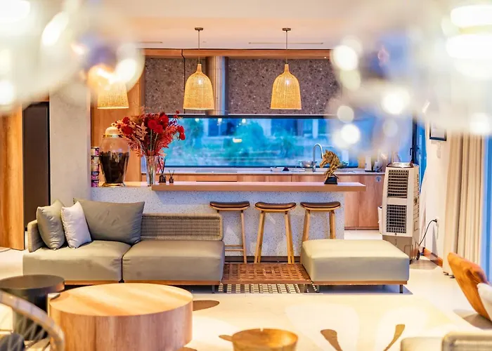 Sally Huong - Venue Travel Villa