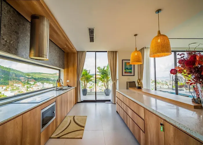 Sally Huong - Venue Travel Villa *